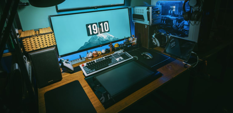Photo by FOX ^.ᆽ.^= ∫: https://www.pexels.com/photo/low-light-photography-of-computer-gaming-rig-set-1038916/